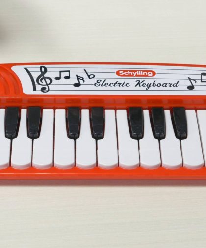 Alternative view of Electric Keyboard